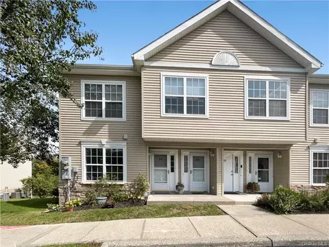 1097 Maggie Rd #5-1, Newburgh, NY 12550