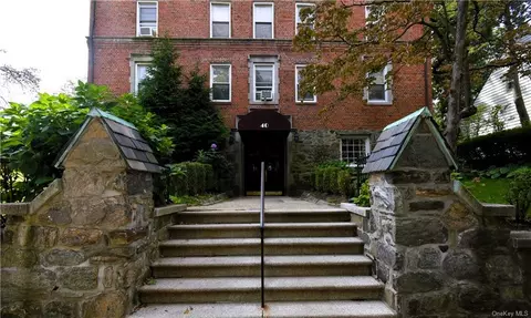 40 E Birch St #1C, Mount Vernon, NY 10552