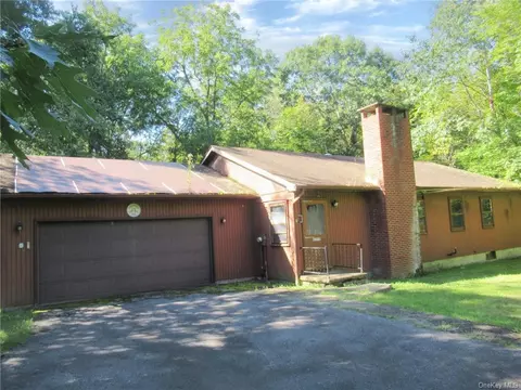 7 Mullock Rd, Greenville, NY 10940