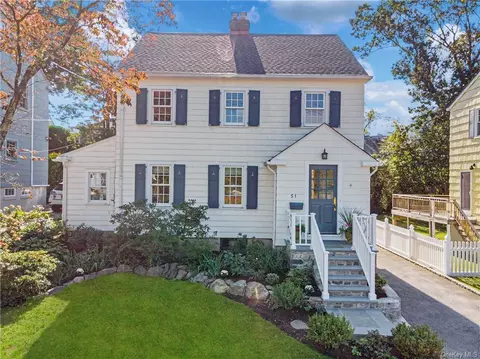 51 Oak Ave, Larchmont, NY 10538