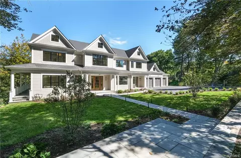 45 Birch Rd, Briarcliff Manor, NY 10510