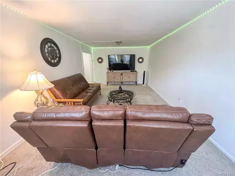 222 N Broadway #5F, Yonkers, NY 10701