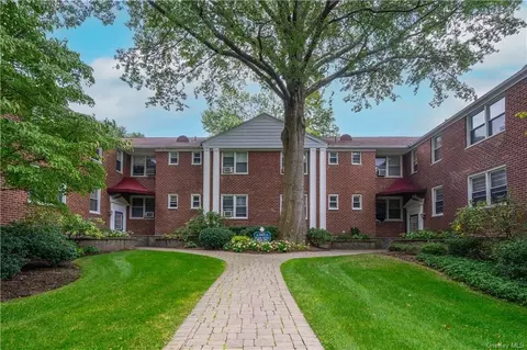 185 Bryant Ave #2B, White Plains, NY 10605