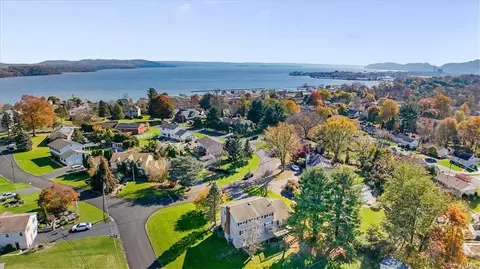 20 Lincoln Oval, Stony Point, NY 10980