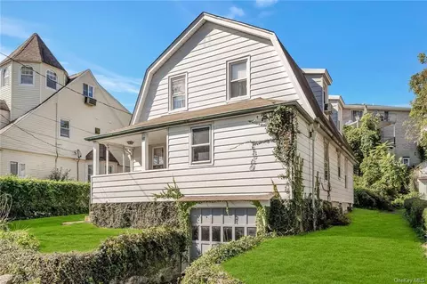 17 Illinois Ave, Yonkers, NY 10708