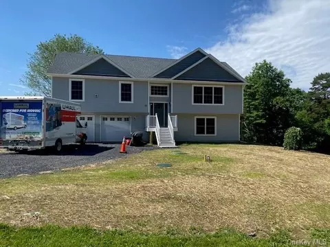 11 Kings Hill Rd, Newburgh, NY 12586