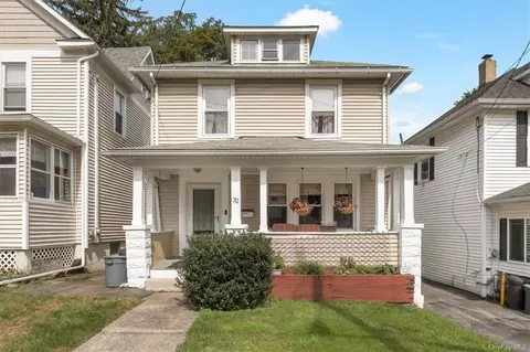 32 Poplar St, Newburgh, NY 12550