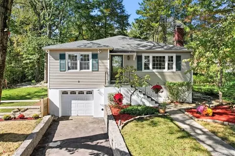 5 Sunset Ln, Greenburgh, NY 10530