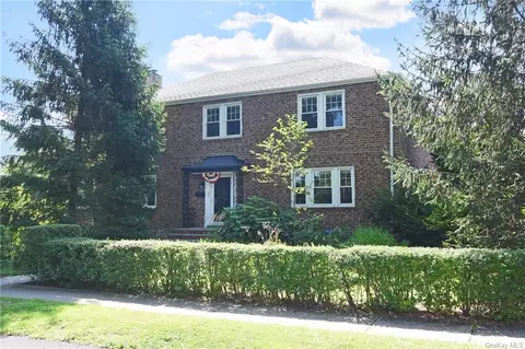 224 Townsend Ave, Pelham, NY 10803