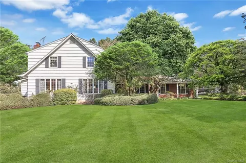 6 Bobwhite Ln, Clarkstown, NY 10994