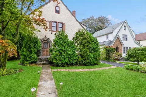 65 Overlook Ave, Eastchester, NY 10709