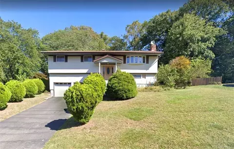 10 Oxford Ct, Ramapo, NY 10977