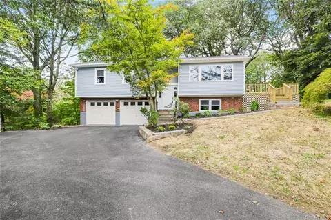 159 Teakettle Spout Rd, Mahopac, NY 10541