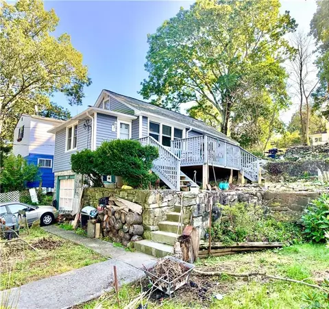 244 Center Dr, Mahopac, NY 10541