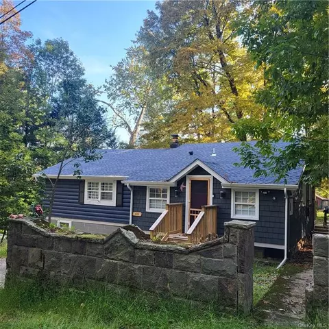 40 E Reindeer Trl, Bethel, NY 12720