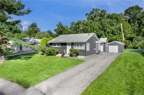 778 Locksley Rd, Yorktown, NY 10598
