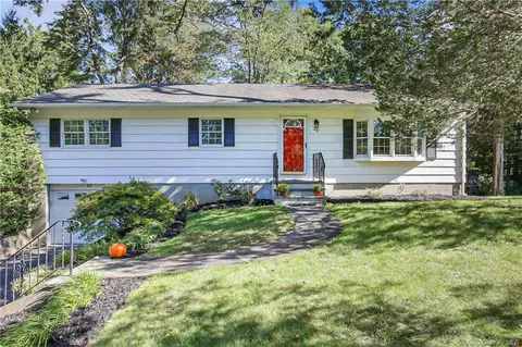 26 Schuyler Ln, Philipstown, NY 10524