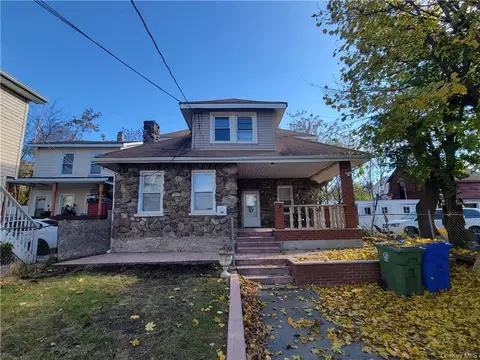 74 Montgomery St, Middletown, NY 10940