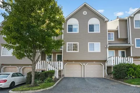 196 Eagle Ridge Way, Clarkstown, NY 10954