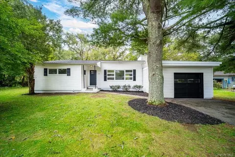 268 State Route 32 S, New Paltz, NY 12561