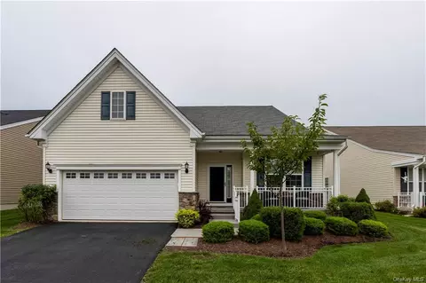 11 Aster Way, Wallkill, NY 10940
