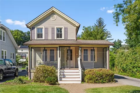 16 Woodland Ave, Poughkeepsie, NY 12603