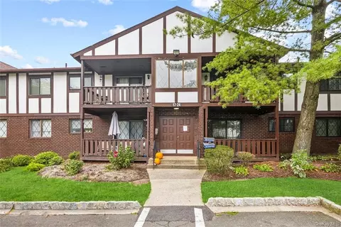 23 Buckingham Ct, Pomona, NY 10970