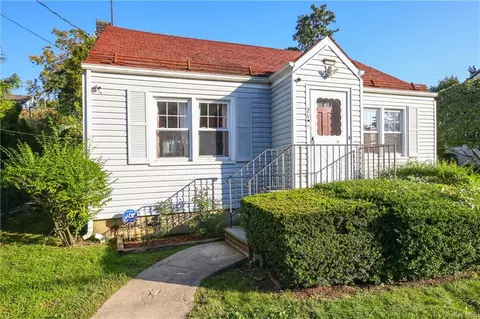 26 S Mortimer Ave, Greenburgh, NY 10523