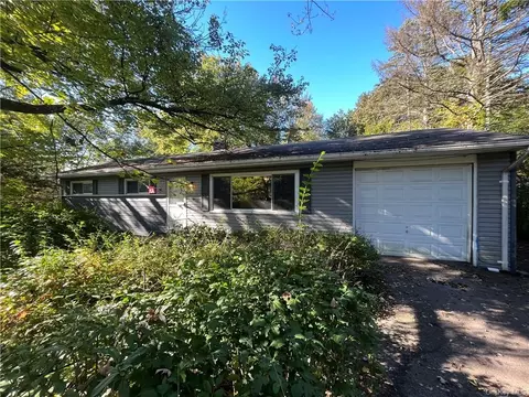 2011 Goshen Tpke, Wallkill, NY 10941
