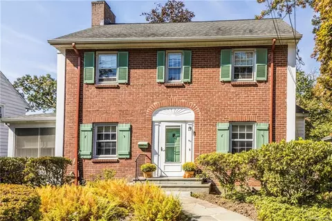 100 Douglas Pl, Mount Vernon, NY 10552