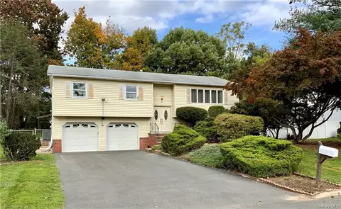 26 Northpark Dr, Haverstraw, NY 10923