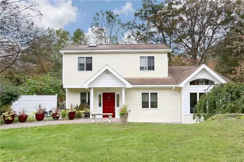12 Hardscrabble Rd, Chester, NY 10918