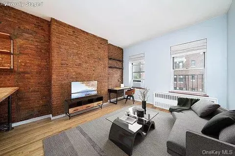 152 E 83rd St #5-D, New York, NY 10028