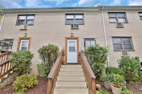 98 Sneden Pl W #98, Spring Valley, NY 10977