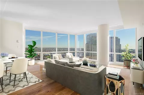 1 Renaissance Sq #29A, White Plains, NY 10601