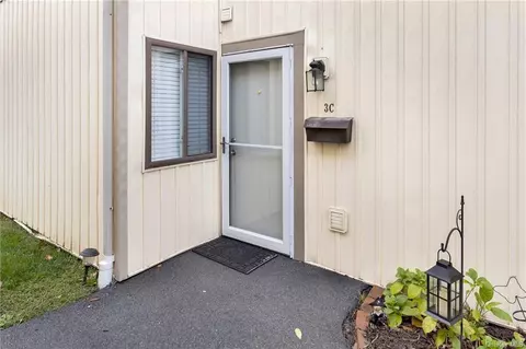 3 Kings Ct #C, Yorktown, NY 10547