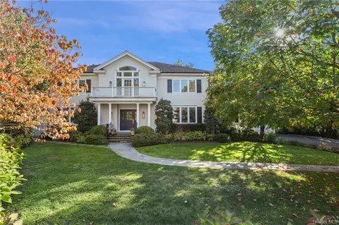 2 Beary Ct, Rye, NY 10580