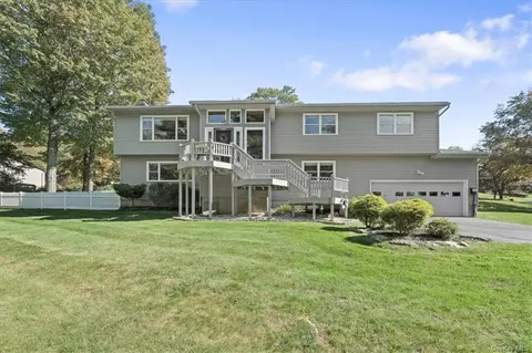 3234 Ronit Ct, Yorktown, NY 10598