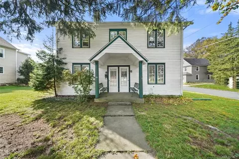 93 West St, Warwick, NY 10990