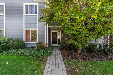 11 Hendrick Hls, Peekskill, NY 10566