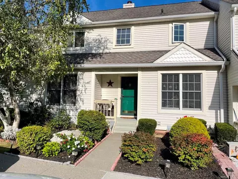 125 Cornwall Meadows Ln, Patterson, NY 12563