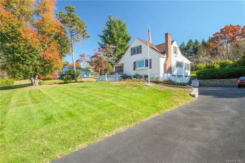 923 Drewville Rd, Southeast, NY 10509