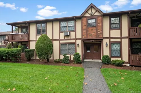 611 Sierra Vista Ln, Clarkstown, NY 10989