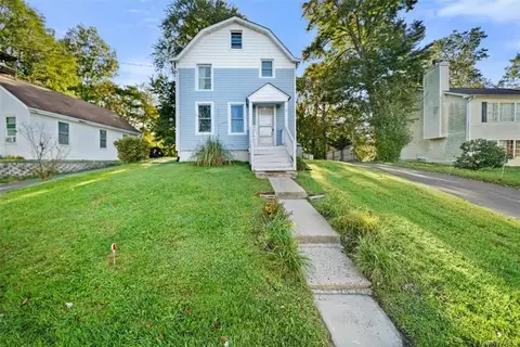 31 Fairfax Ave, Wallkill, NY 10940
