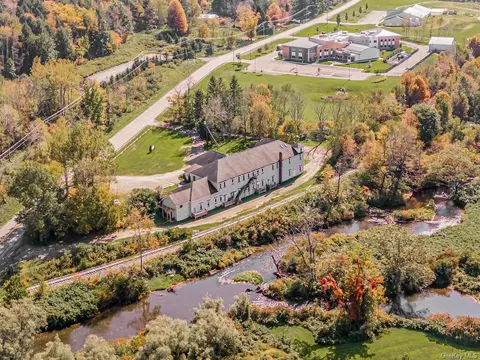 875 County Highway 38, Middletown, NY 12406