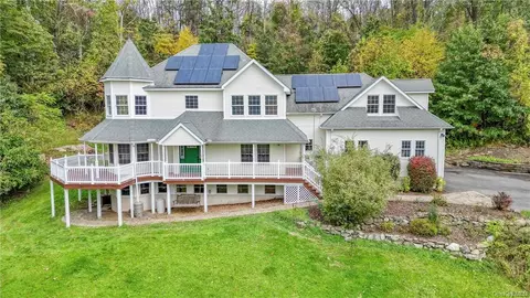 312 Glenwood Rd, Pine Island, NY 10969