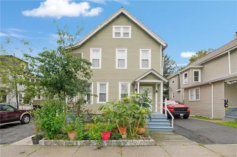 11 Liberty St, Middletown, NY 10940