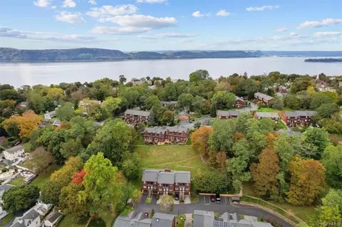 6 Davids Ln, Ossining, NY 10562