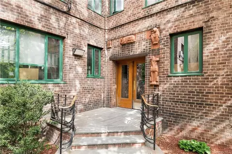1594 Unionport Rd #2F, Bronx, NY 10462