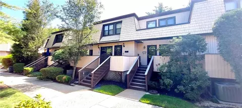 38 Heritage Dr #E, Clarkstown, NY 10956